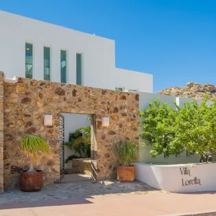 3 exterior villa loretta