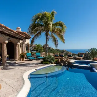3 exterior villa maria