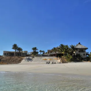3 exterior villa marlin
