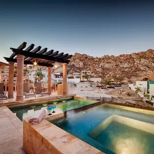 3 villa descanso hot tub