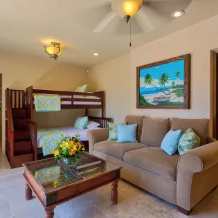 30 bedroom 5 villa esquina