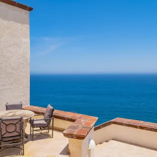 30 casa grande livingroom balcony