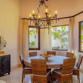 30 villa golondrina dining room