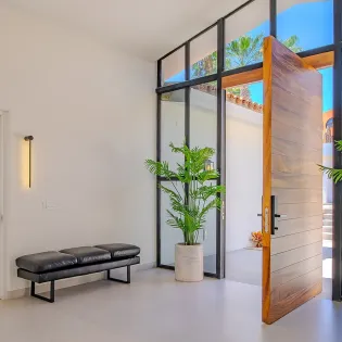 30 villa mareas entrance