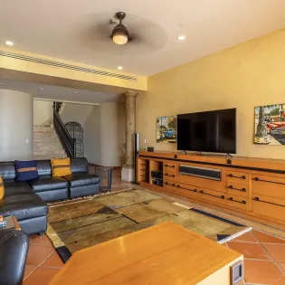 30 villa mariposa familyroom