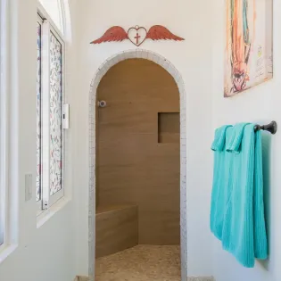 31 bathroom 1 la casa bendecida