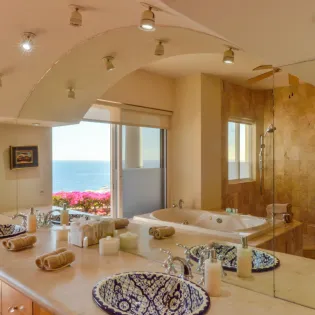 31 bathroom 1 villa perla
