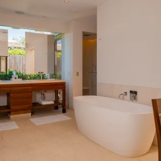 31 bathroom 1 west enclave 7