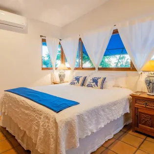31 bedroom 2 villa carolina