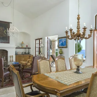 32 dining area villa paraiso