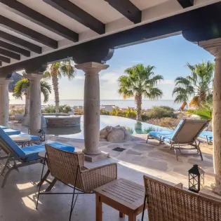 32 exterior casa corona