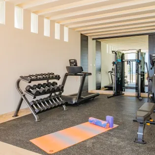 32 gym villa aurora