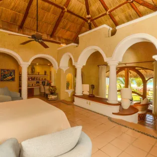 33 bedroom 1 villa las rocas