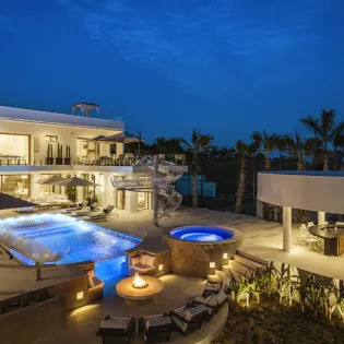 33 exterior casa aqua blanca