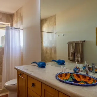 34 bathroom 4 villa perla