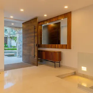 34.1casa keller interior entry