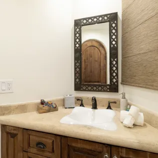 35 bathroom 1 casa corona