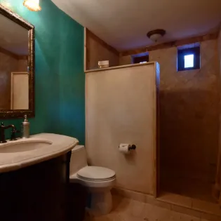 35 bathroom 2 villa maria