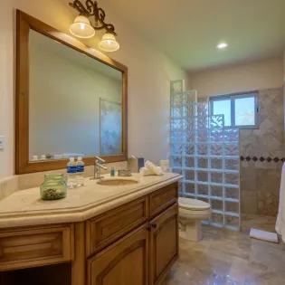 35 bathroom 3 villa esquina