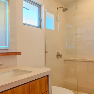 35 casa de monedas bathroom