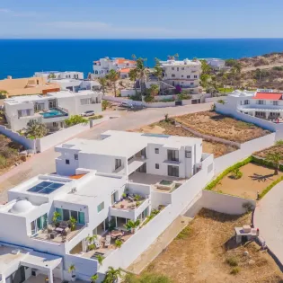 35 exterior villa loretta