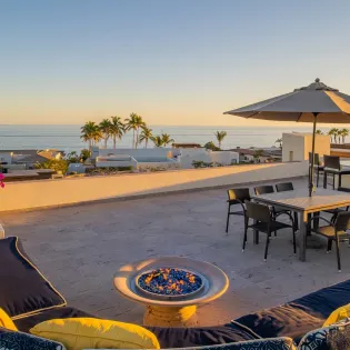 35 exterior villa vista al mar