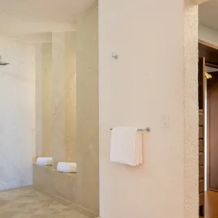 36 bathroom 1 villa costa azul