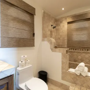 37 bathroom 3 casa corona