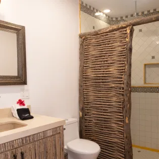 38 bathroom 4 villa ysabel