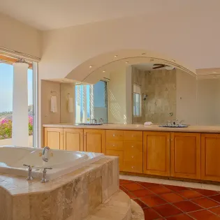 38 villa perla primary bath2