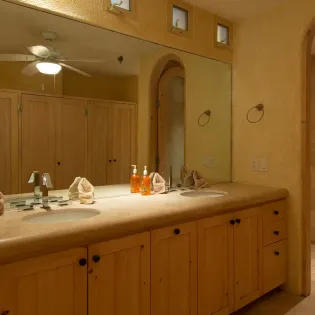 39 villa de la playa bathroom