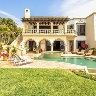 39 villa mariposa poolside