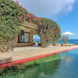 4 exterior casa manana