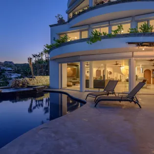 4 exterior hollywood house