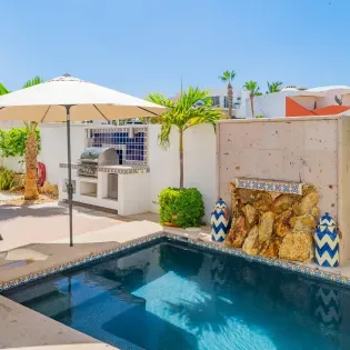 4 exterior villa loretta