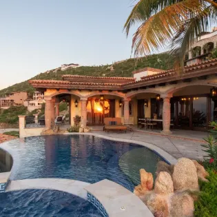 4 exterior villa maria