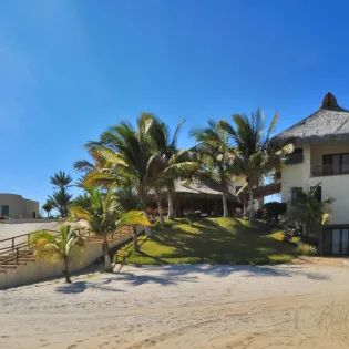 4 exterior villa marlin