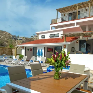 4 exterior villa ysabel