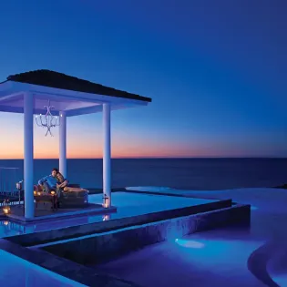 4 secrets puerto los cabos pool