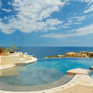 4 villa perla pool2