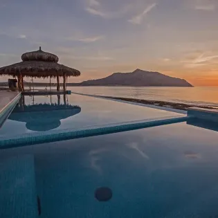4 vllla bahia de los frailes pool