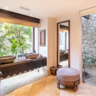 40 bathroom 3 casa jojo