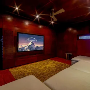 40 tv room mantea casa cabo