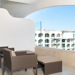 40 villa la valencia resort spa