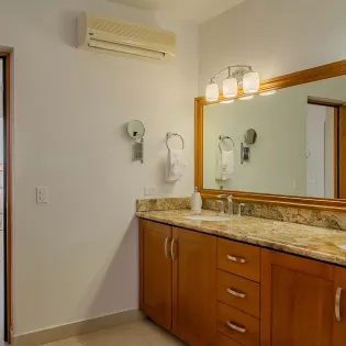 43 casa toro bathroom4