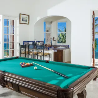 43 game area villa paraiso