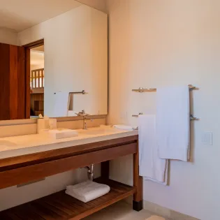 44 bathroom 5 west enclave 7
