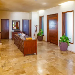 44 hallway villa penasco