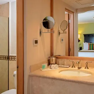 44 tesoro los cabos bathroom