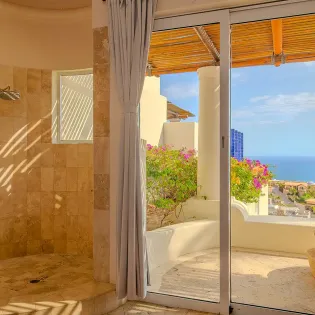 44 villa perla second suite bath2